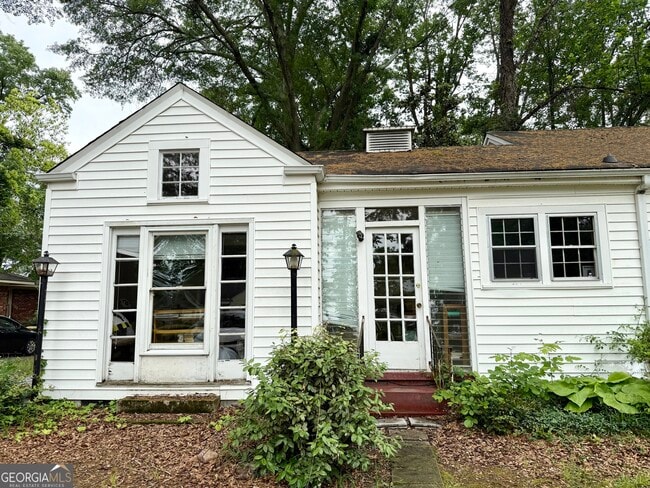 Primary Photo - 153 Hart Ave
