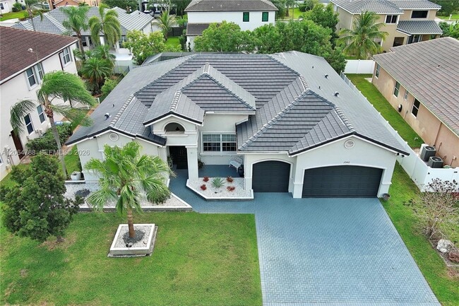 Building Photo - 1046 SW 159th Way