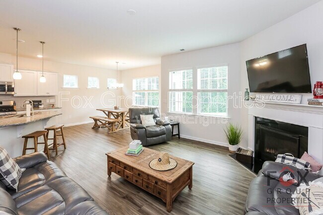 Building Photo - 200 Falls Cove Dr