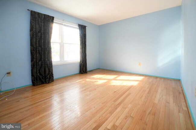 Building Photo - 1114 Ellingwood Dr