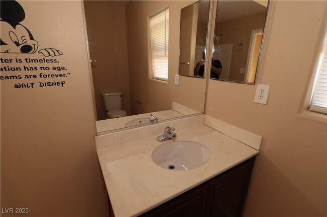 Building Photo - 5940 Feral Garden St