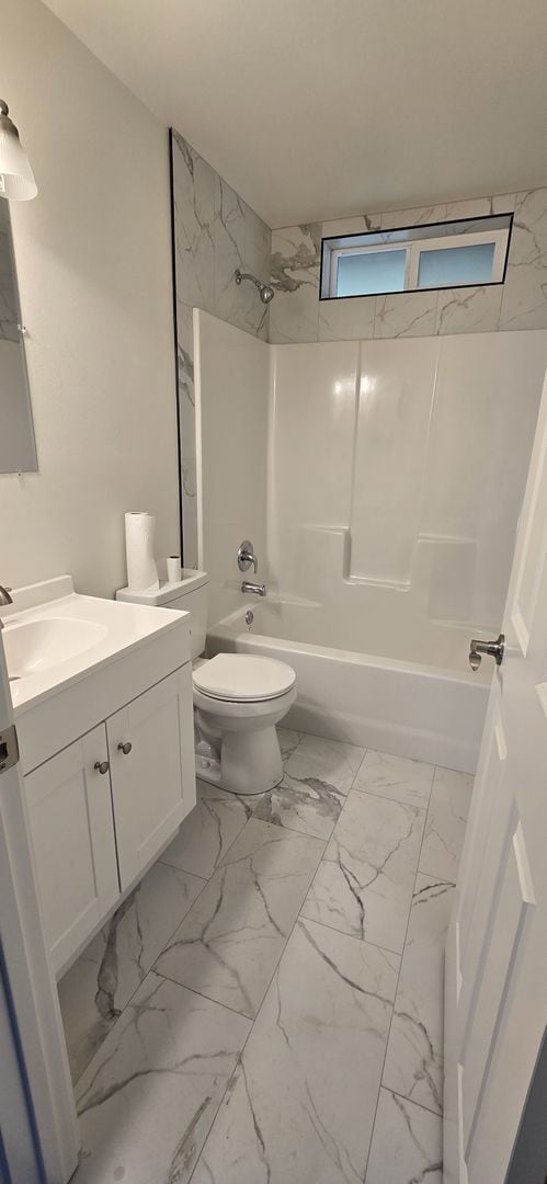 Building Photo - 2 Bedroom located minutes from JBLM