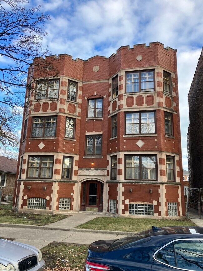 Primary Photo - 8131 S Kingston Ave