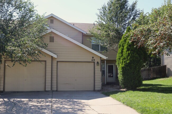 Primary Photo - 419 Sundance Cir N