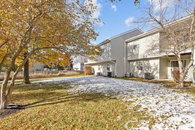 Building Photo - 40 S Victoria Ln