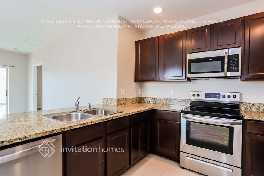 Building Photo - 3871 Golden Oriole Pkwy