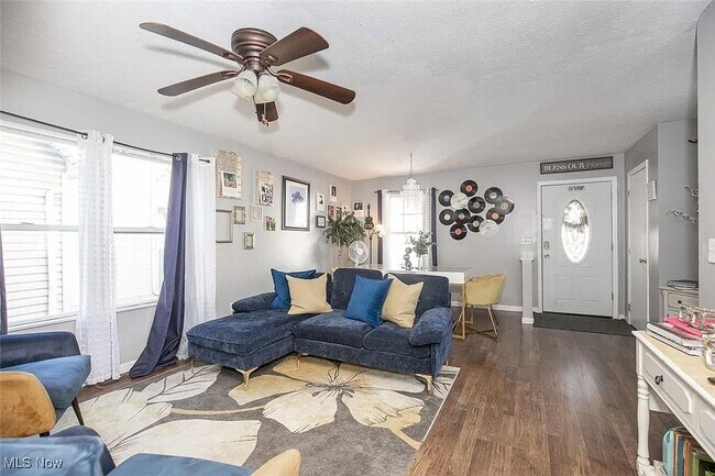 Building Photo - Gorgeous 4BD/2 BA Home for Rent- Cleveland- FIRST MONTH RENT 1/2 OFF!