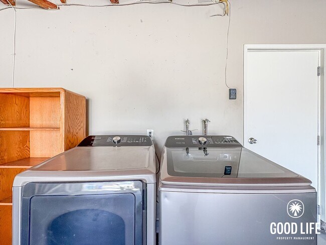 Building Photo - SD: 3BD/2BA Home in Oceanside with Private Backyard, Wood-Burning Stove & In-Unit Laundry