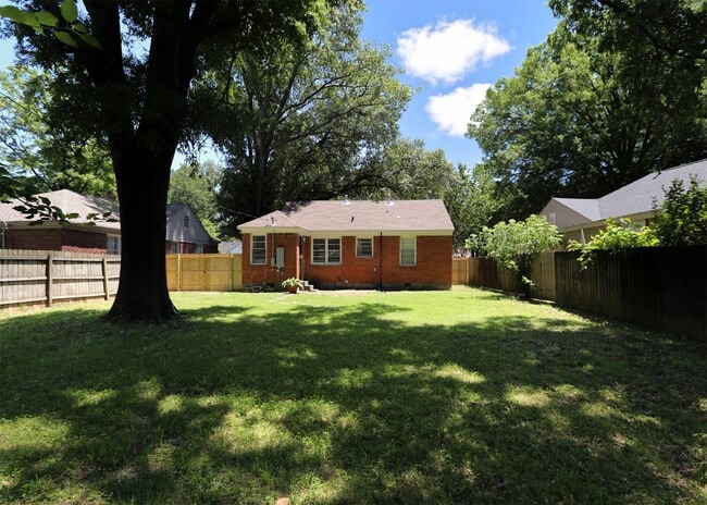 Building Photo - 599 Estridge Dr