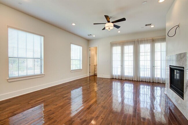 Building Photo - 1721 Thompson St