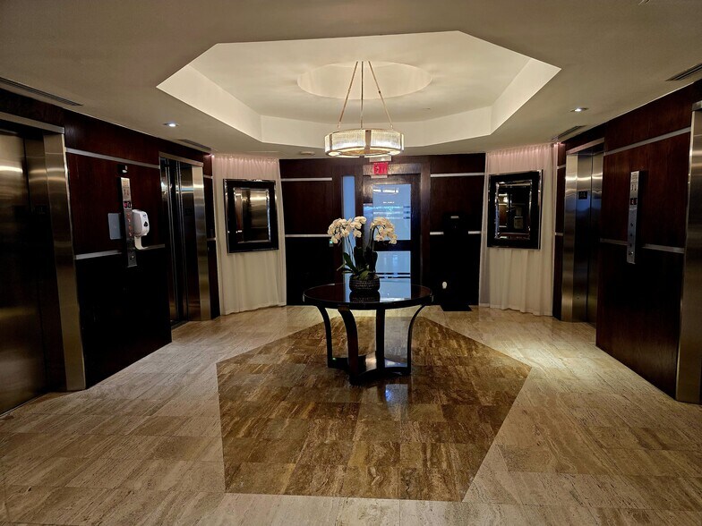Building Photo - 2451 Brickell Ave