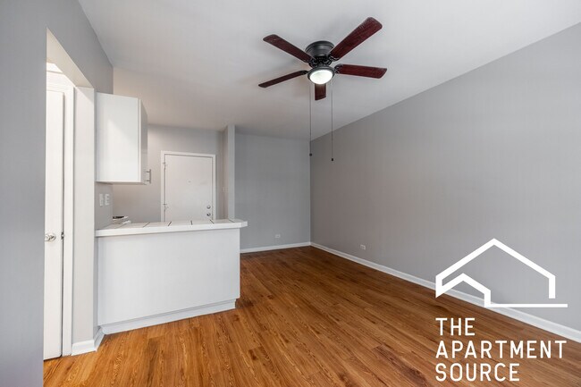 Building Photo - 4031 N Kenmore Ave