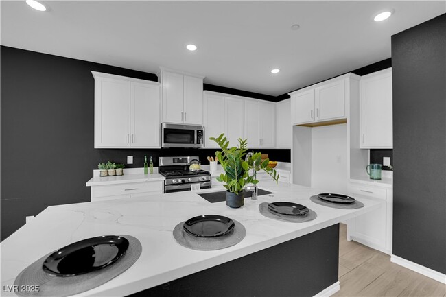 Building Photo - 195 Vander Rdg St