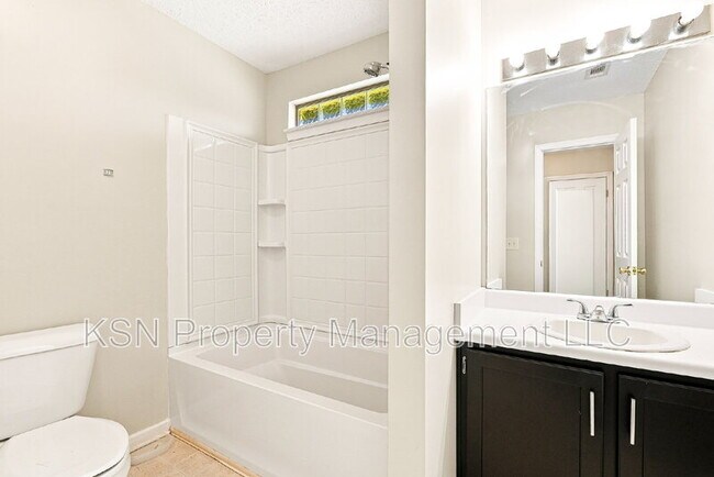 Building Photo - 17 Arbor Ridge Way