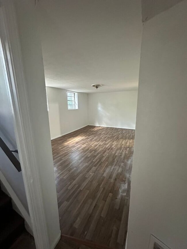 Building Photo - COMING SOON! Charming Split-Level Single-F...