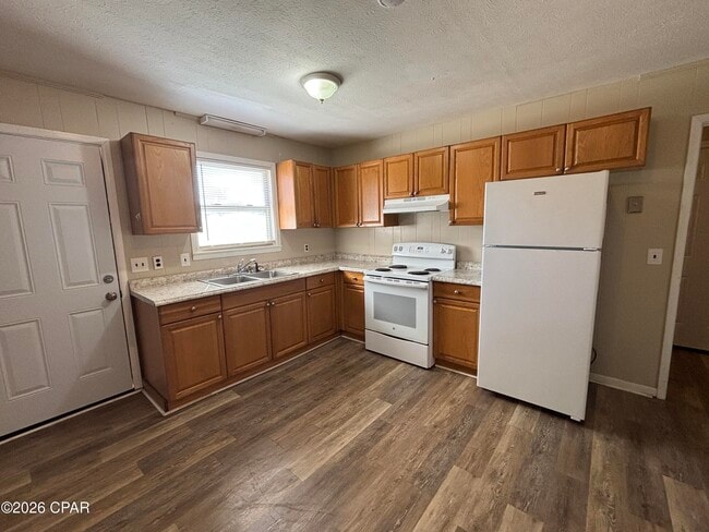 Building Photo - 4113 W 22nd St