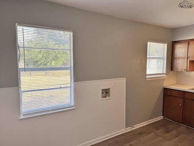 Building Photo - 4118 Palomino St