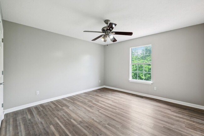 Building Photo - 377 Huntington Ridge Dr