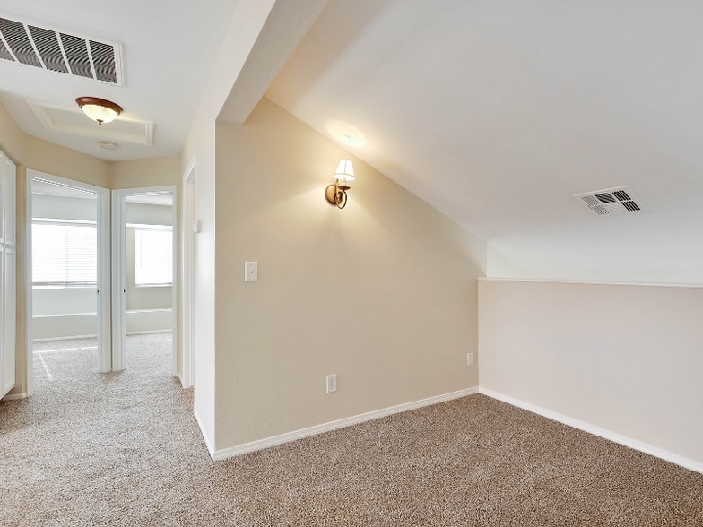 Building Photo - 50 Tidwell Ln