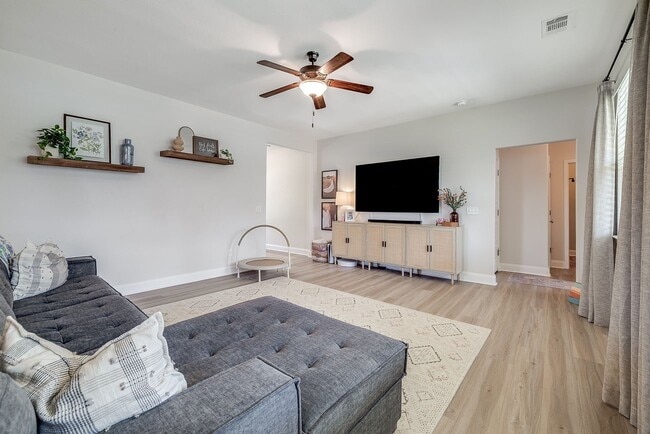 Building Photo - 106 Cobbleton Dr