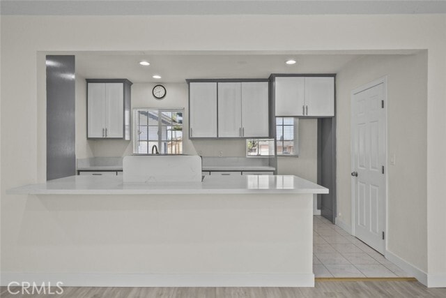 Building Photo - 5040 N Lyman Ave