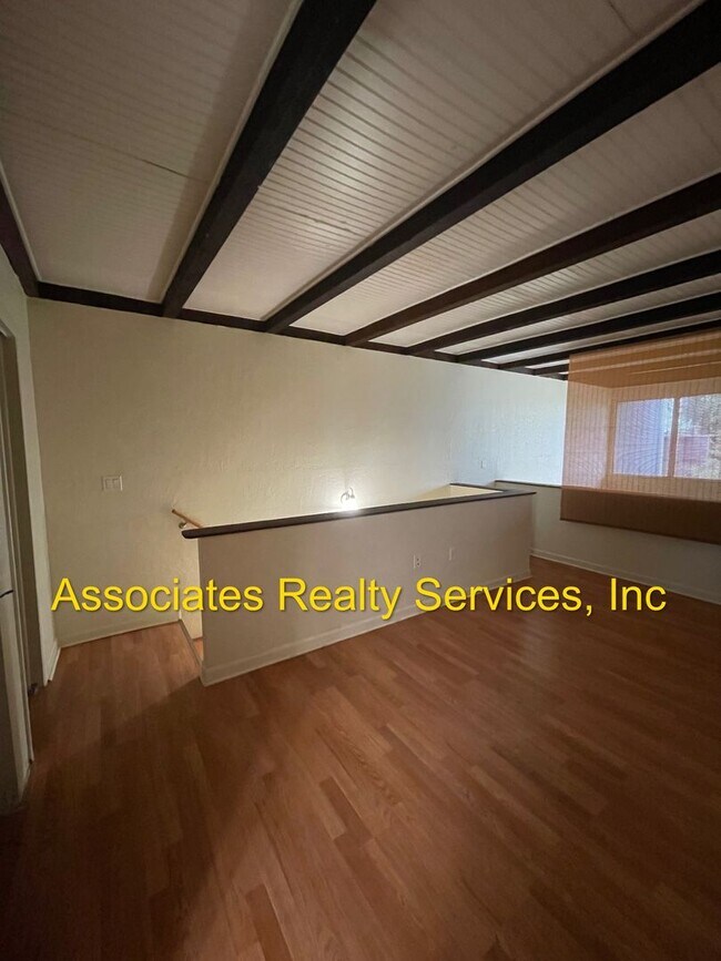 Building Photo - 611 SW 75th St