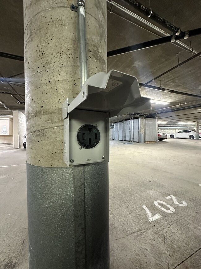 Building Photo - 5726 La Jolla Blvd