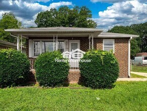 Building Photo - Charming 3-bedroom, 1.5-bathroom house in ...