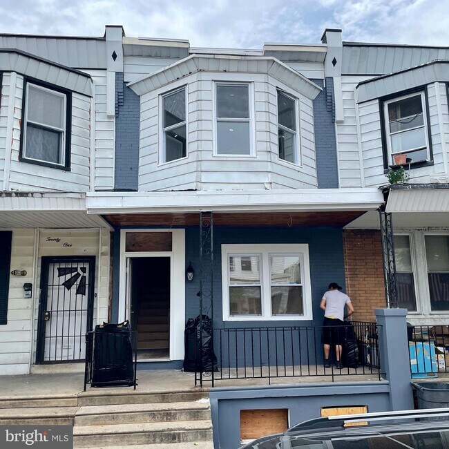 Building Photo - 2112 S 64th St