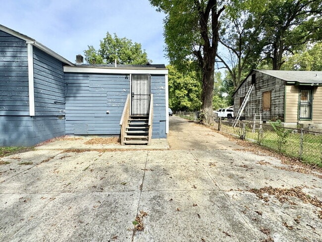 Building Photo - 1761 Winston Dr