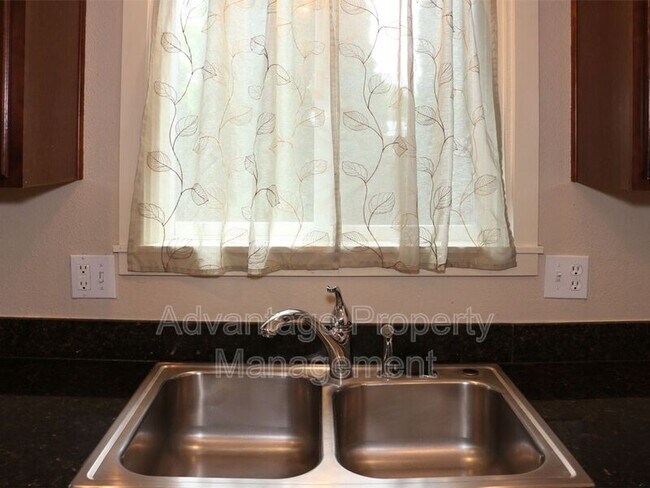 Building Photo - 1250 NW 23rd St