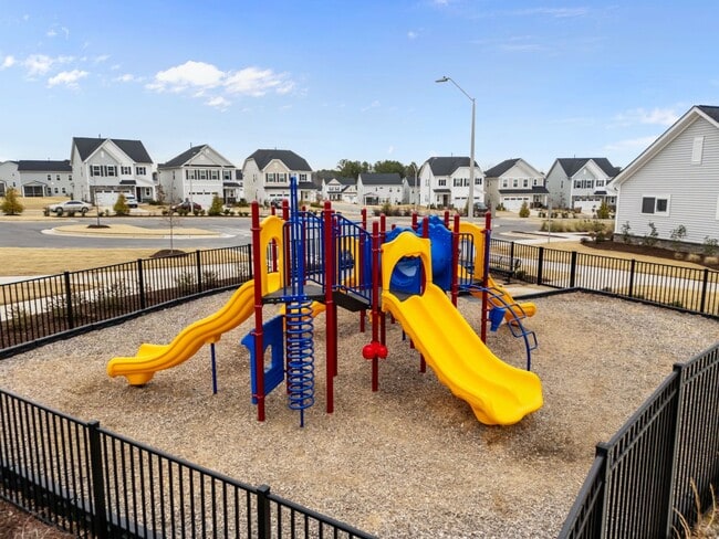 Building Photo - Charming 3BD/2.5BA Located In raleigh NC!!!