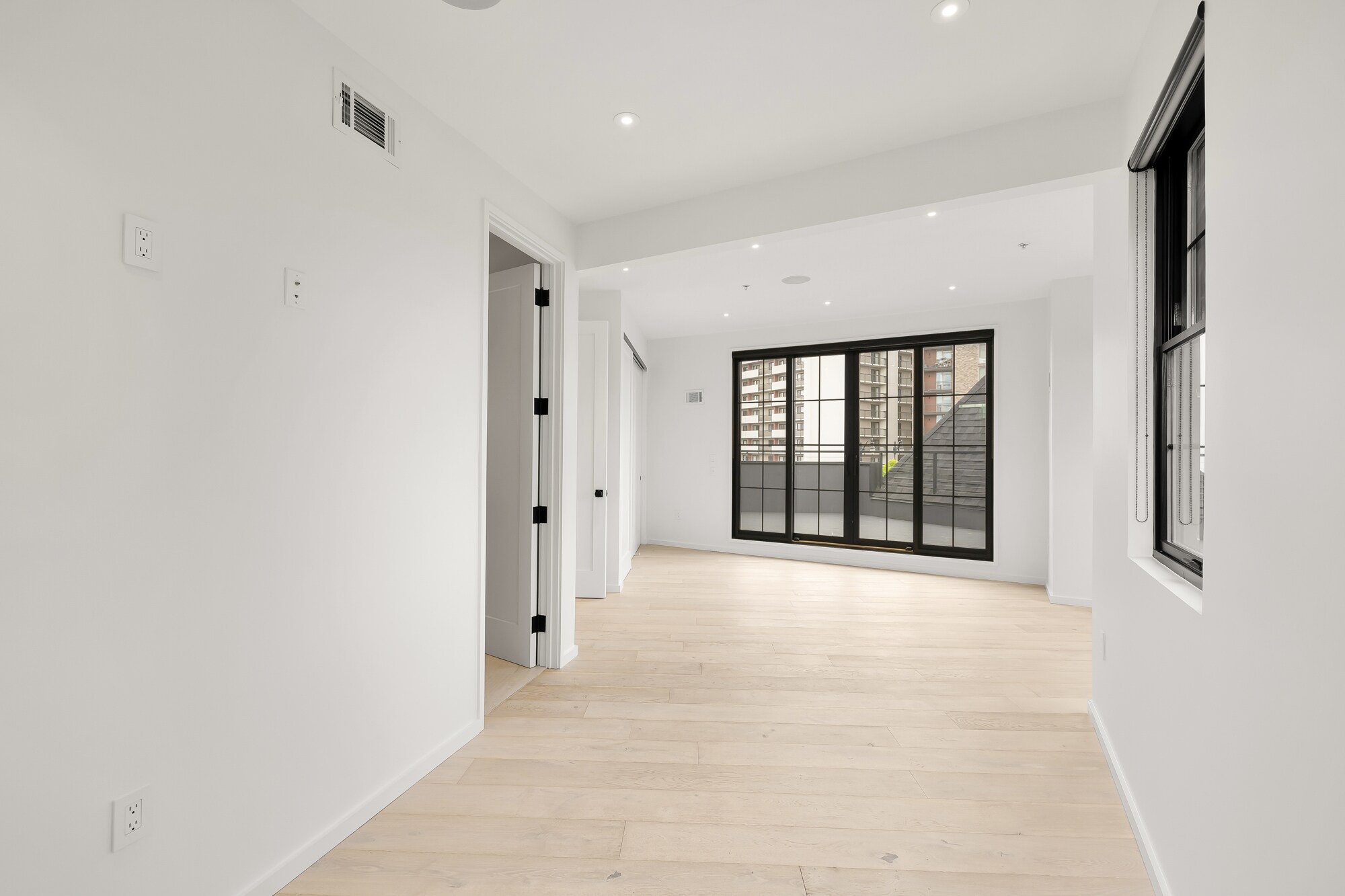 Building Photo - 1451 Maryland Ave NE