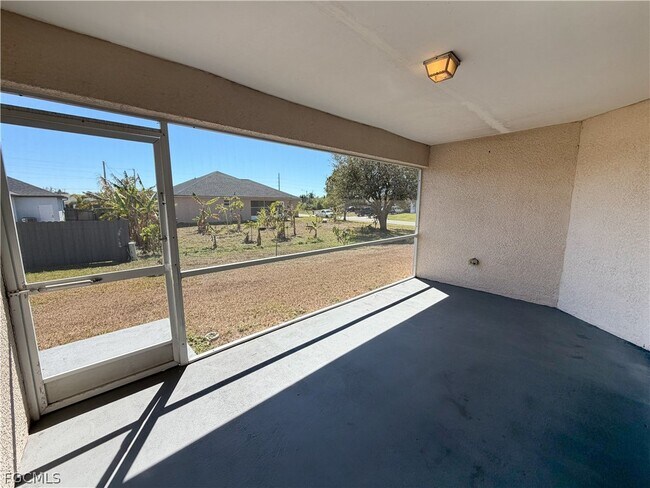 Building Photo - 526 NW 1st Ln