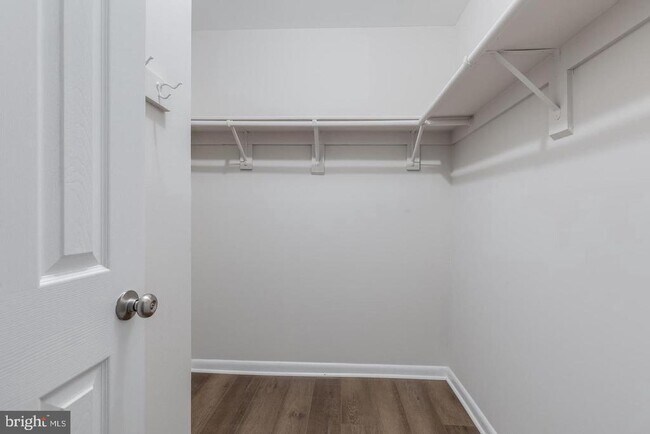 Building Photo - 2256 Gunsmith Square