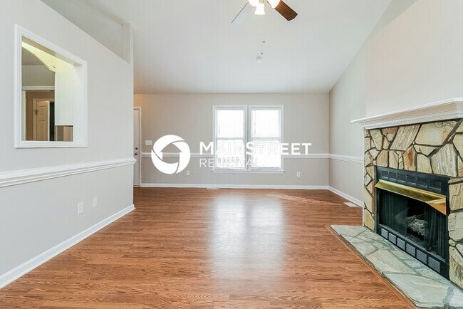 Building Photo - 120 Dullis Cir