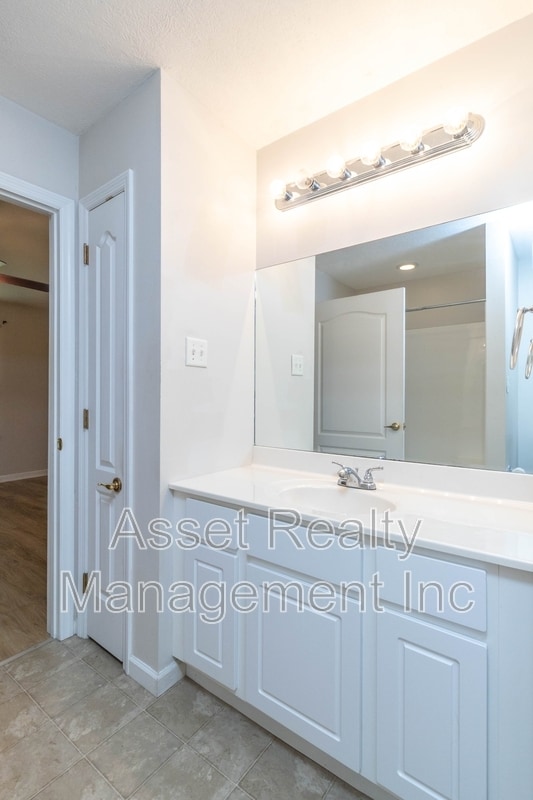 Building Photo - 3211 Misty Hill Way