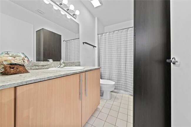 Building Photo - 444 NE 30th St