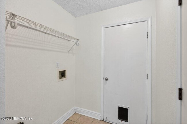 Building Photo - 518 Tuxedo Ct