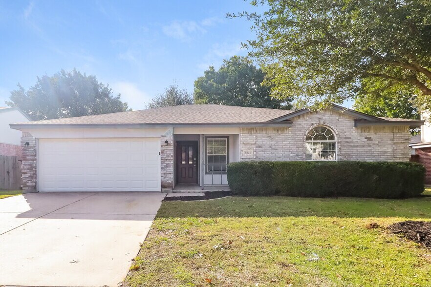 Primary Photo - 5021 Flat Creek Dr