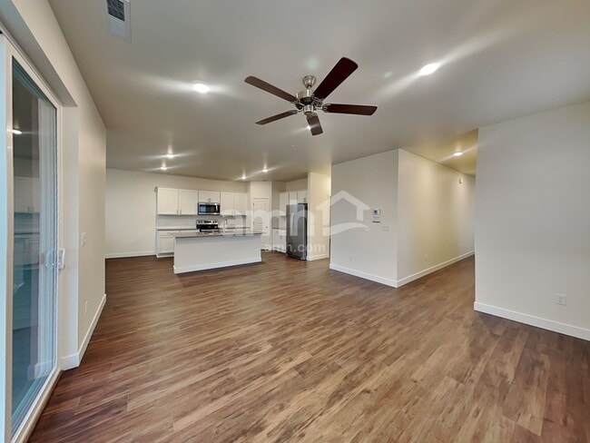Building Photo - 4751 85th Dr NE