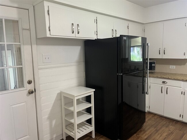 Building Photo - 1002 Fowlkes St