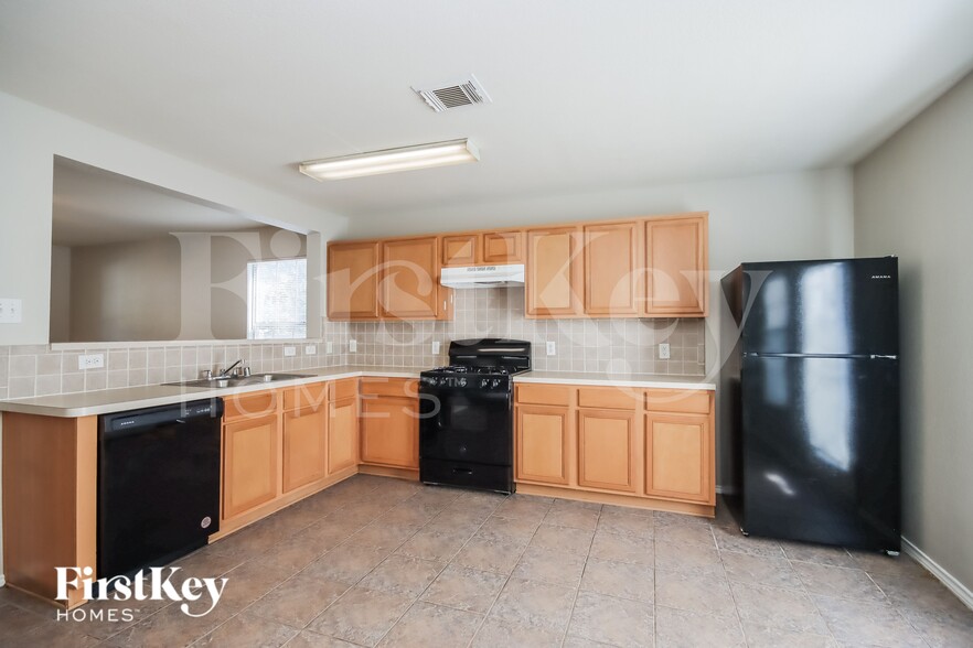 Building Photo - 6523 Fairbrook Park Ln