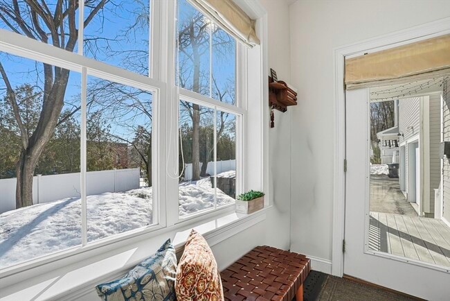 Building Photo - 279 W Central St