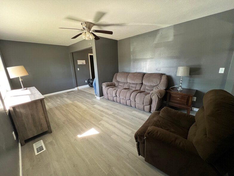 Primary Photo - 171 Miller Ln