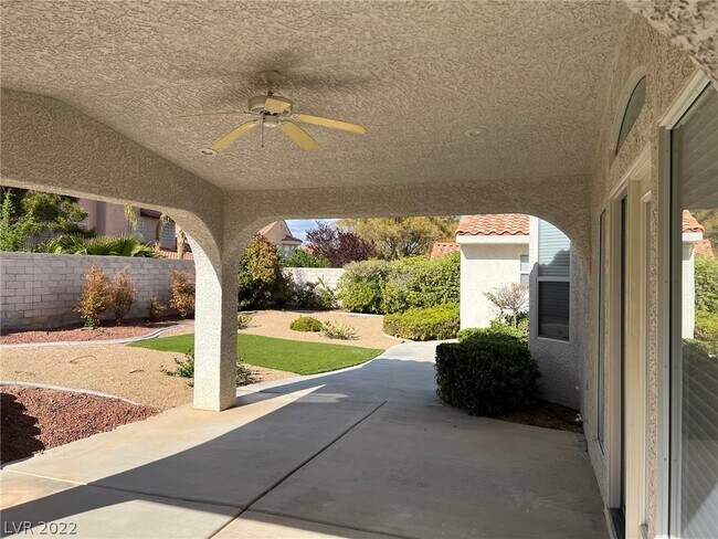 Building Photo - 2229 Fiero Dr