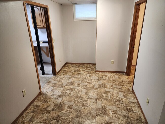 Building Photo - Three bedroom two bathroom house for rent