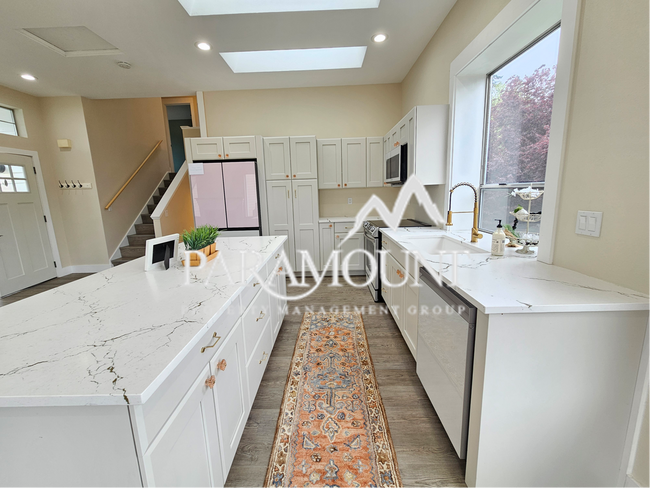 Building Photo - Gorgeous 3 Bedroom in Silverdale!