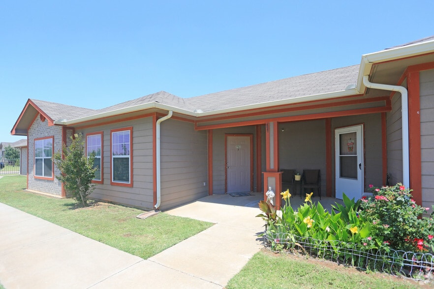 Primary Photo - Hillcrest Manor Senior Apartments