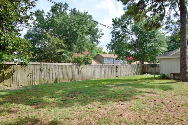 Building Photo - 5111 Pinewilde Dr